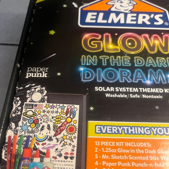 Elmer’s Glow In The Dark Diorama Solar System Themed kit. 13 piece Kit . New - Picture 3 of 10